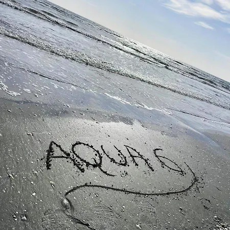 Aqua 6 Mamaia Nord アパート *